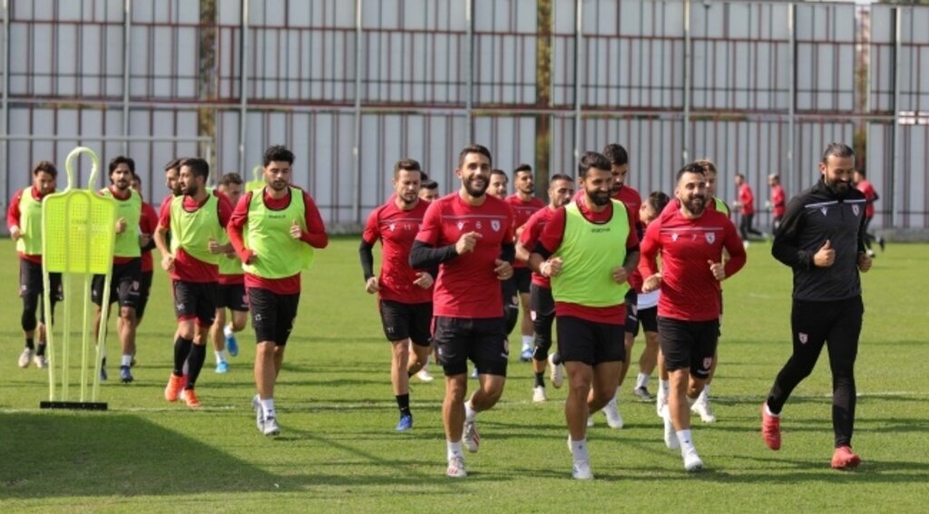 Samsunspor antrenmanlarını sürdürüyor
