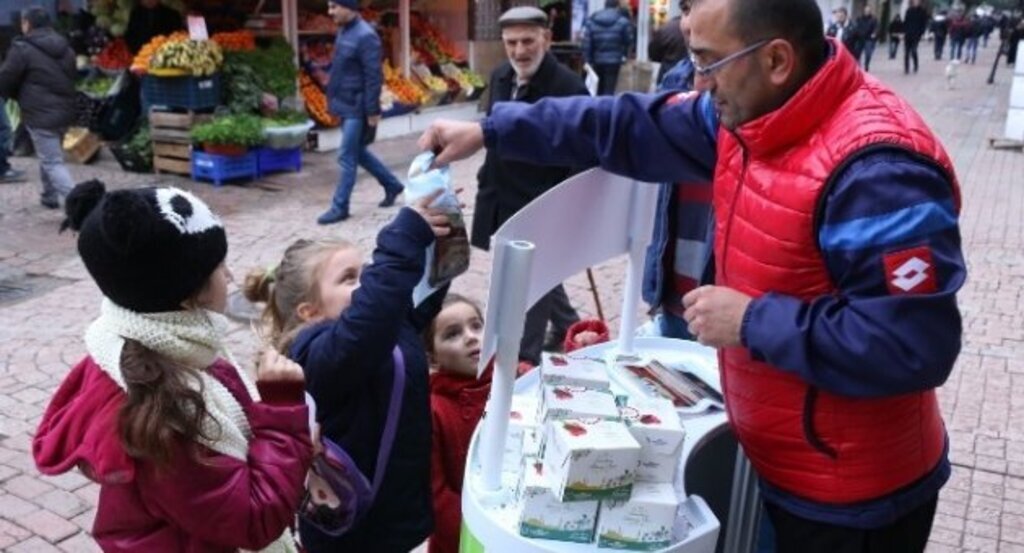 19 ilçede kandil simidi ikram edildi