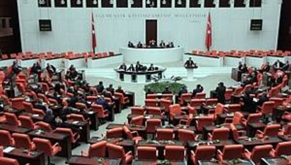 18'inci Maddeye de Meclis'ten Onay
