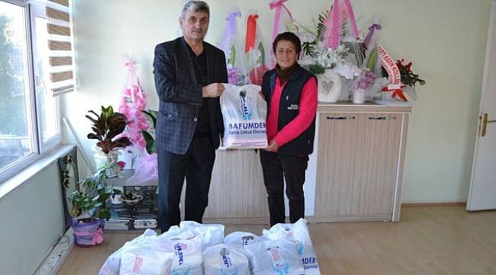 BAFUMDER’den HEM kursuna malzeme yardımı - Samsun Haber