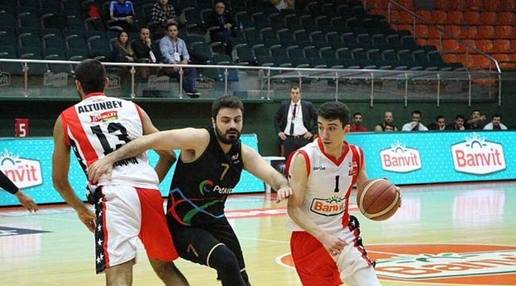 Bandırma Kırmızı ligde Pertevniyal'i ağırlıyor