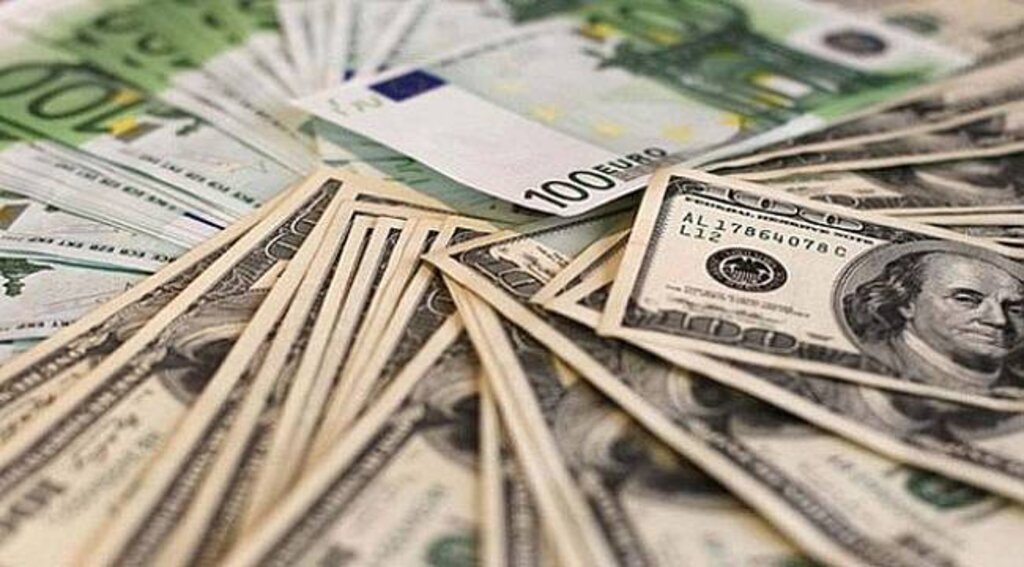 Dolar ve euro sert yükseldi