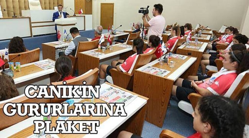 SAMSUN HABER - Canik'in gururlarına plaket