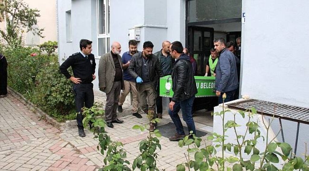 Boşandığı eşini öldüren kişi, intihar etti