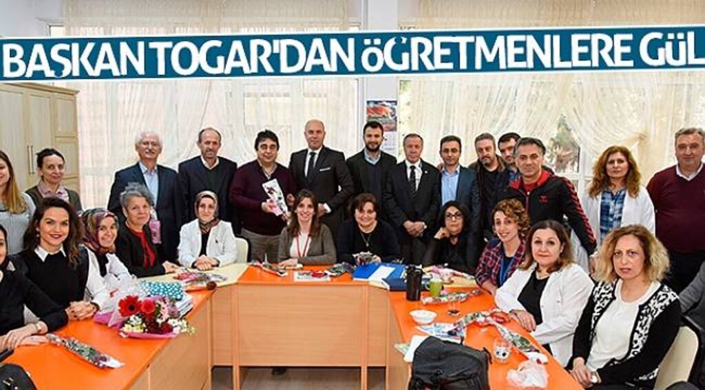 Başkan Togar'dan öğretmenlere gül