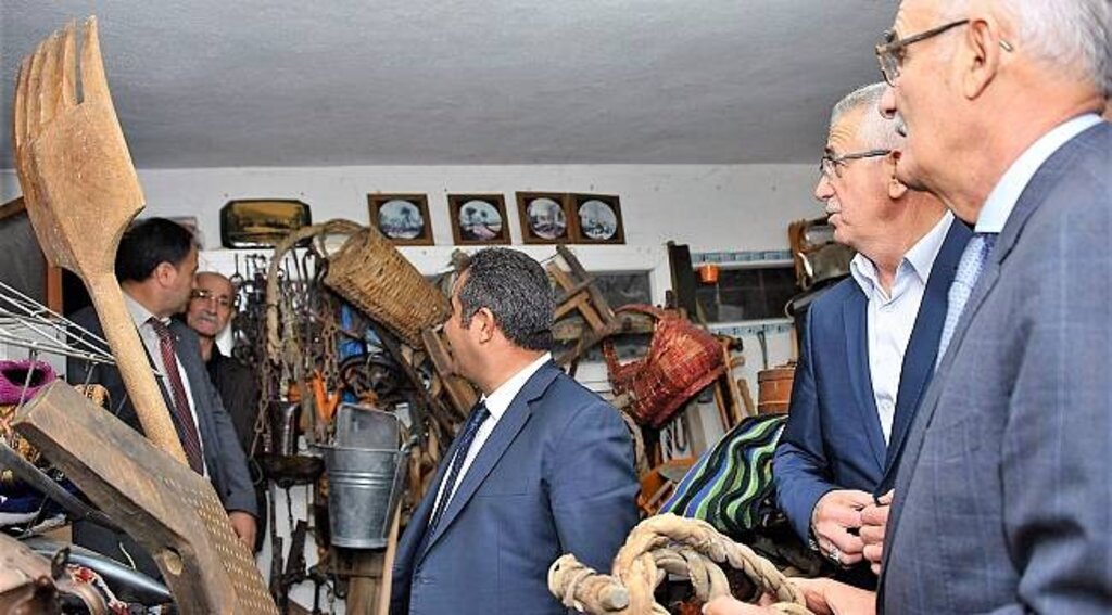 Başkan Yılmaz'ı şaşırtan antikacı