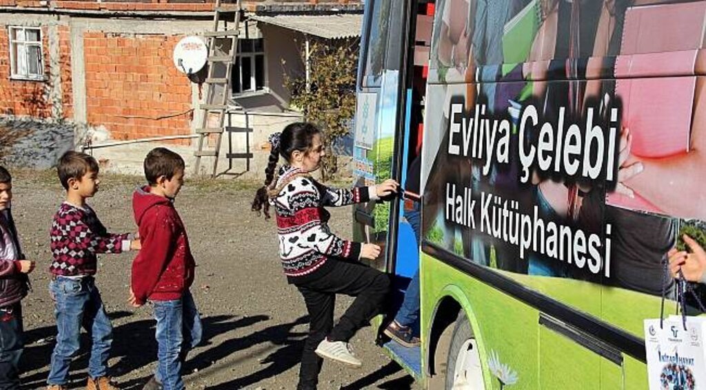 Bu kütüphane öğrencilerin ayağına gidiyor