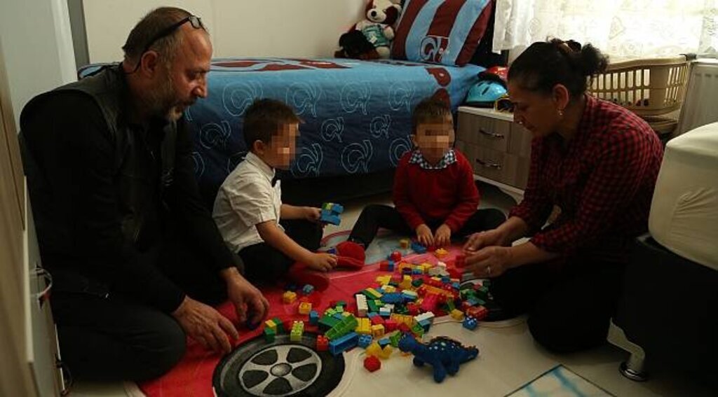 İki kardeşe koruyucu aile oldular