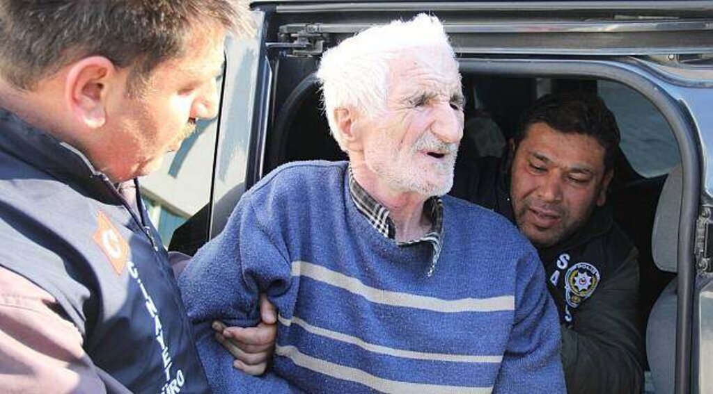 Karısını 50 bıçak darbesiyle öldüren koca ‘şizofreni’ çıkınca ceza almadı