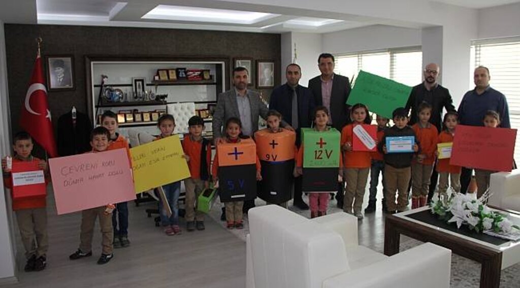 Öğrencilerden atık pil projesi