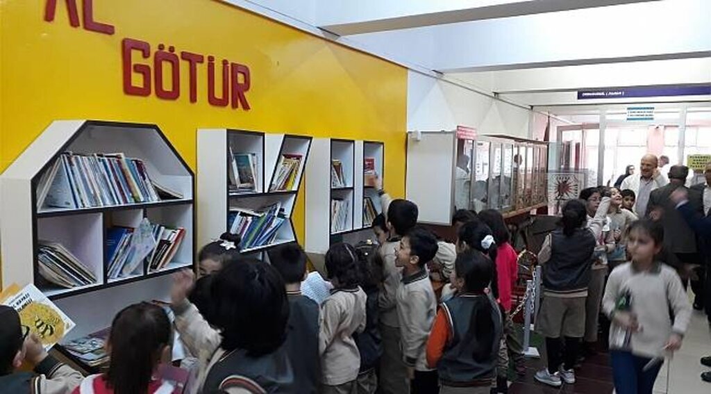 Okulda “Al Götür Oku Getir Projesi”