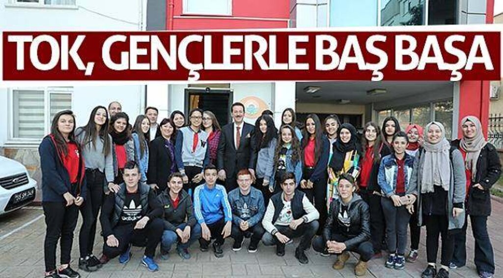 Tok, gençlerle baş başa