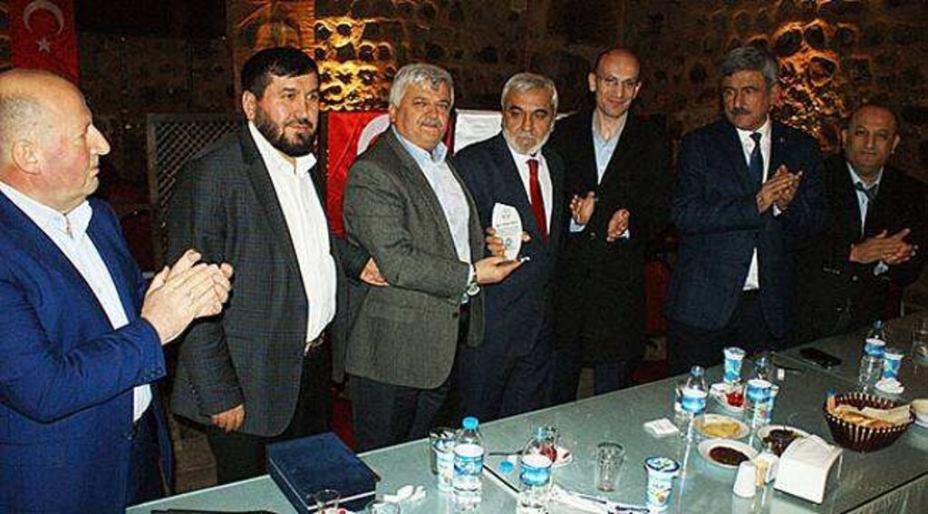Eğitim-Bir-Sen'den veda programı