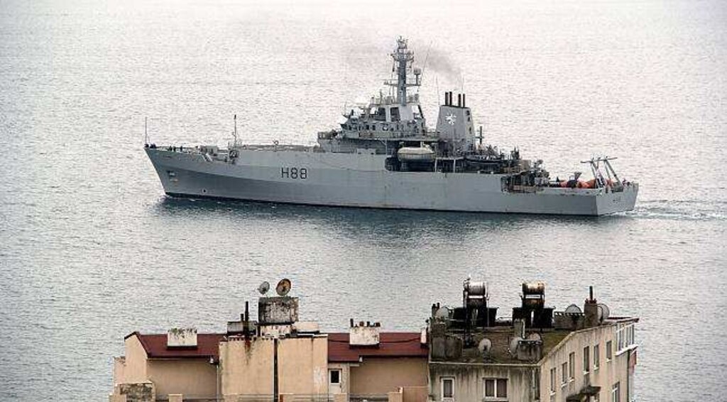 Savaş gemileri Sinop'tan ayrıldı