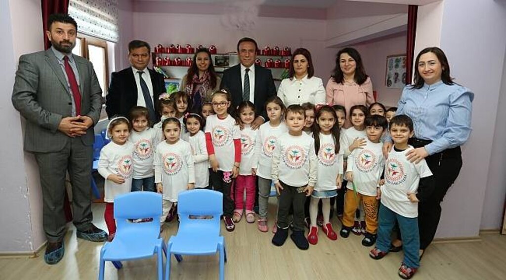 Genç’ten miniklere ziyaret