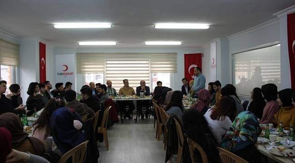 Kızılay Samsun Şubesi gençlerle buluştu