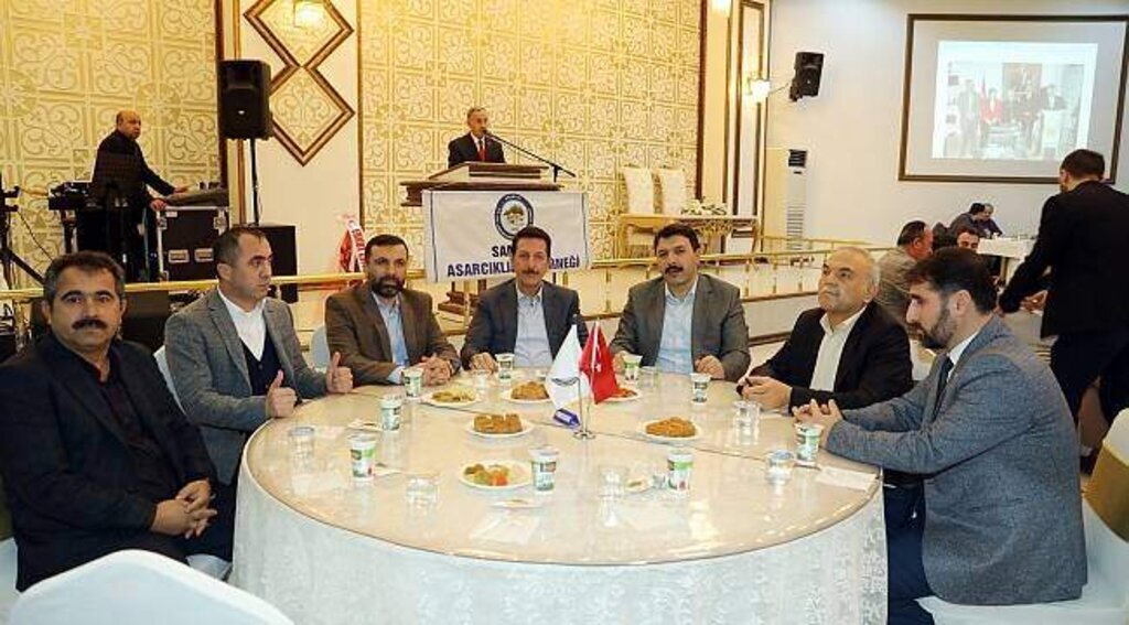 Kurt tirit gecesinde hemşerileriyle buluştu