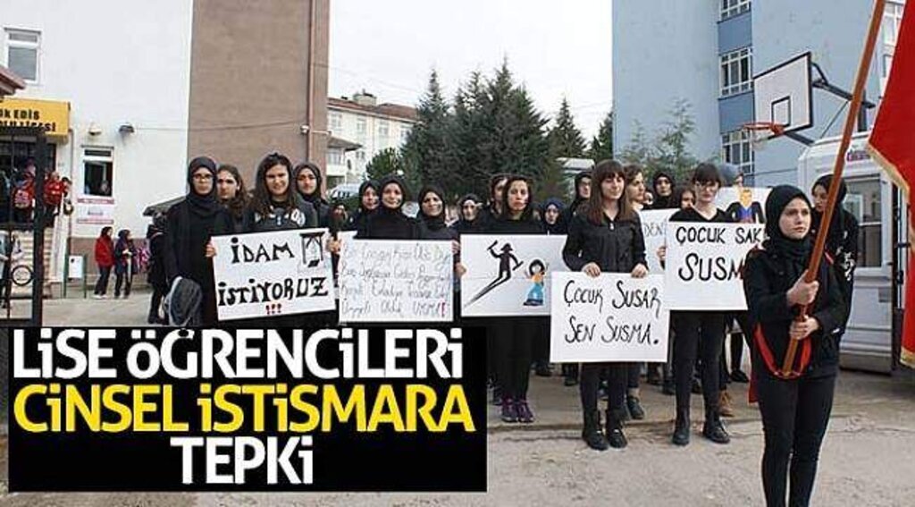 Lise öğrencileri cinsel istismara tepki için yürüdü