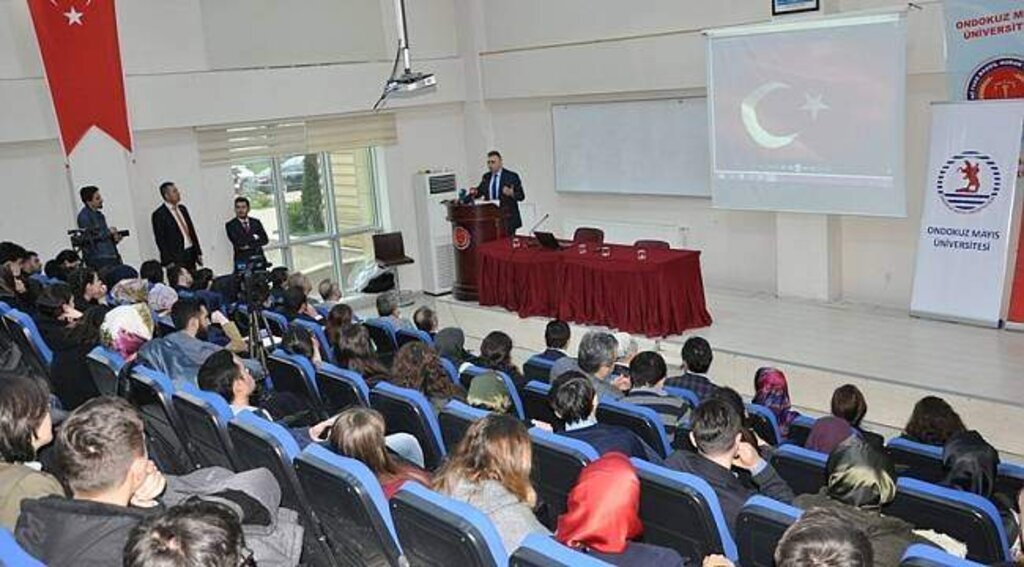 Samsun'da Anayasa hukuku üzerine konferans