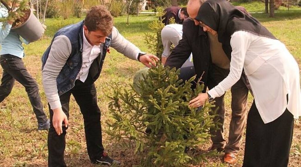 70 şehit için 70 fidan dikildi