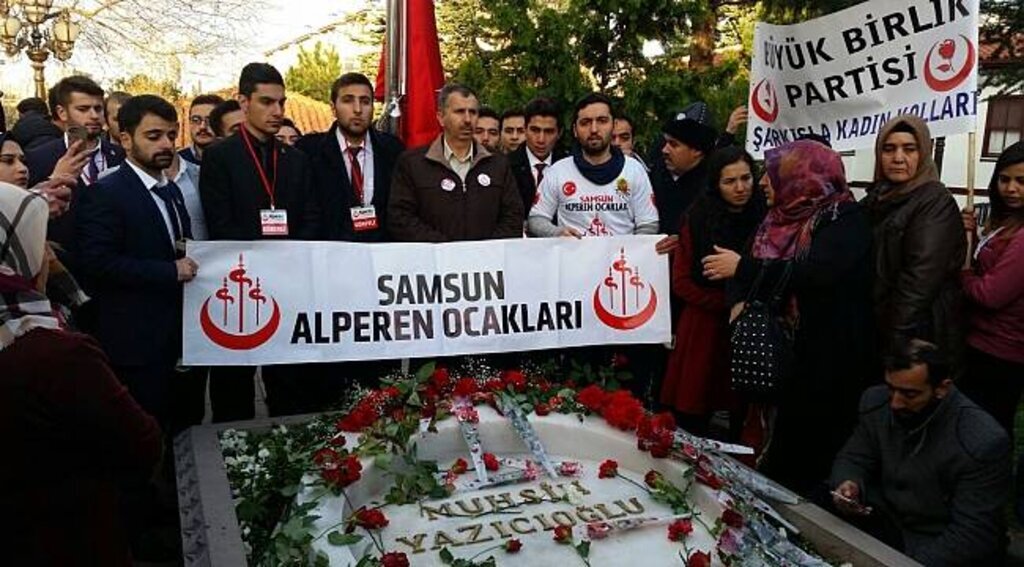 ALPERENLER YAZICIOĞLUNUN KABRİNİ ZİYARET ETTİ