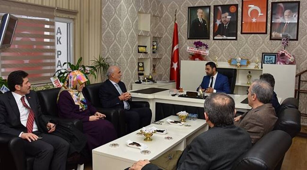 Başkan Yılmaz'dan Ak Parti İlçe Yönetimine hayırlı olsun ziyareti