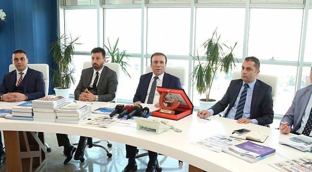 Başkan Genç: Ötekileştirmeden eşit hizmet ettik