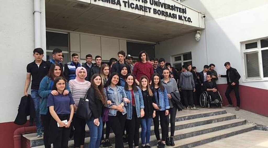 ÇARŞAMBA MYO KAPISINI ÜNİVERSİTE ADAYLARINA AÇTI