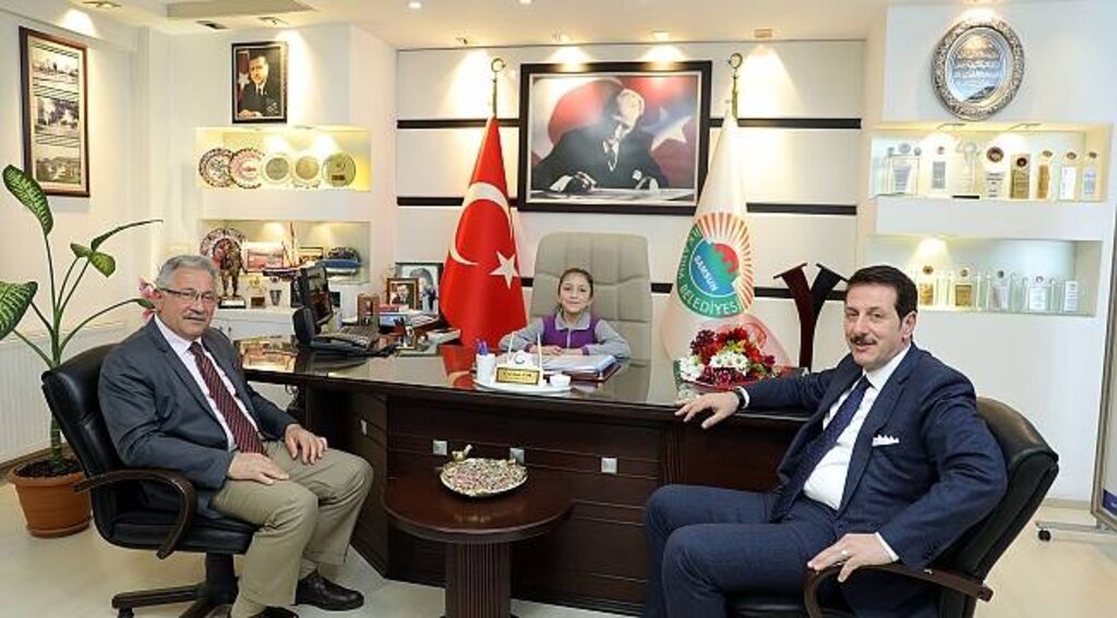 İlkadım Belediye Başkanı Tok, koltuğunu Minik Rana’ya devretti…
