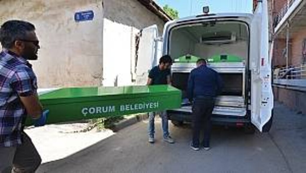 Korkunç cinayet: Eşinin kafasını çekiçle ezdi