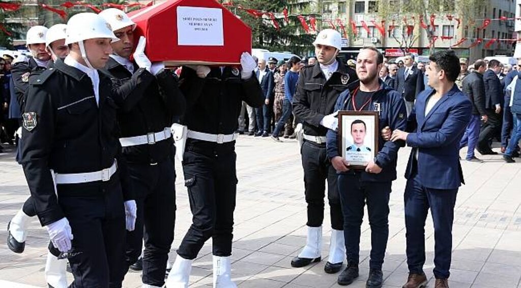 Samsunlu şehit polisin naaşına ulaşıldı