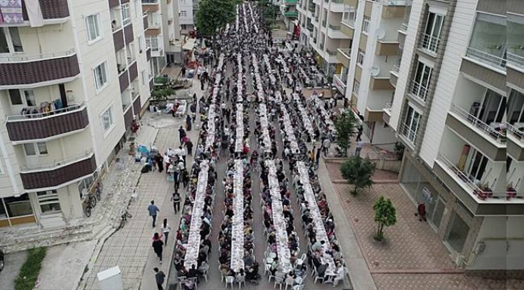 Atakum’da 5 bin kişi aynı sofrada oruç açtı