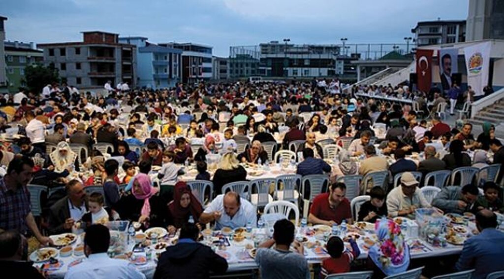 Atakum mahalle iftarlarında buluşuyor
