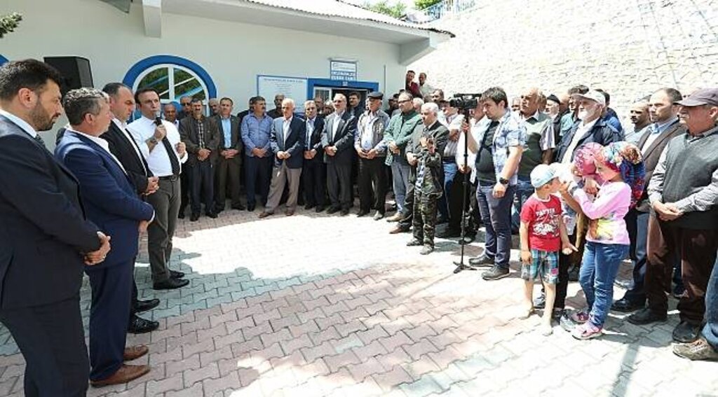 Canik'te camiler tek tek yenileniyor