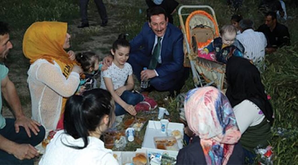 İlkadım'dan piknik havasında iftar