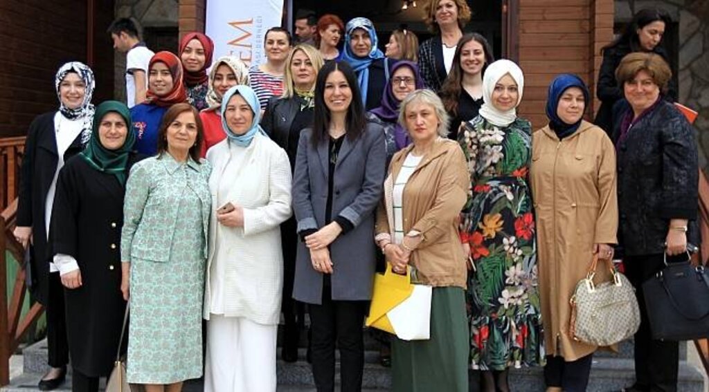Karaaslan kadınlarla buluştu