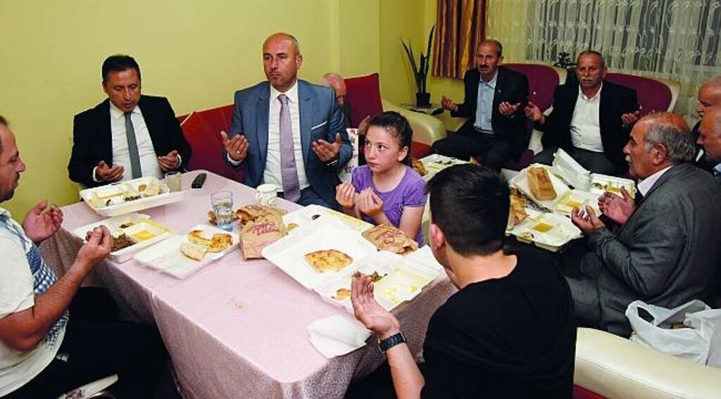 Öztürk ve Togar iftar sofrasına misafir oldu