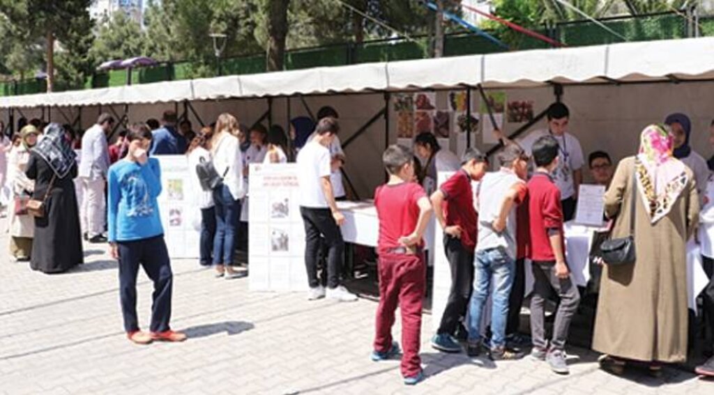 Samsun'da 4006 TÜBİTAK Bilim Fuarı açıldı
