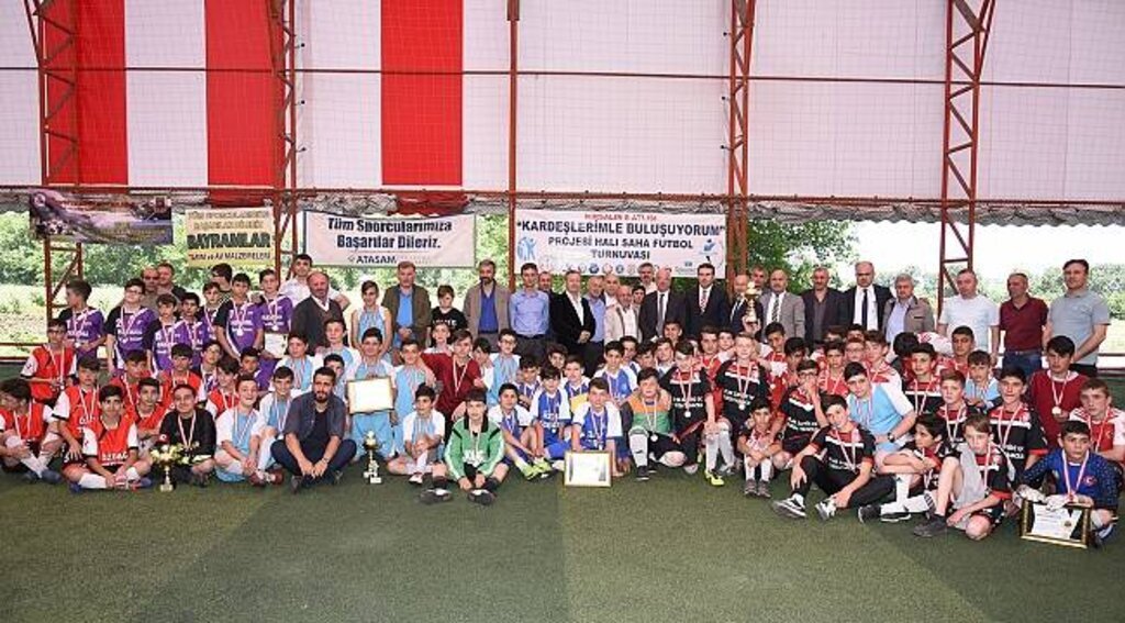 Tekkeköy’de Kırsalın 8 Atlısı Futbol Turnuvası Tamamlandı