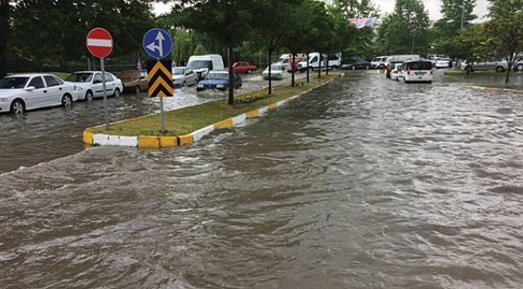 Samsun'da sağanak etkili oldu