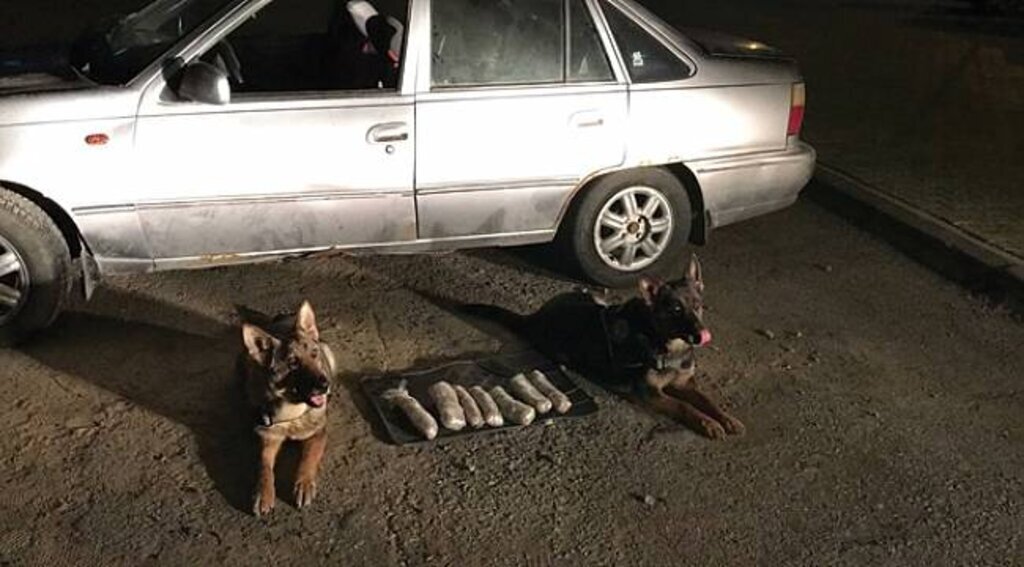 Marşpiyeden 3 kilo 100 gram eroin çıktı