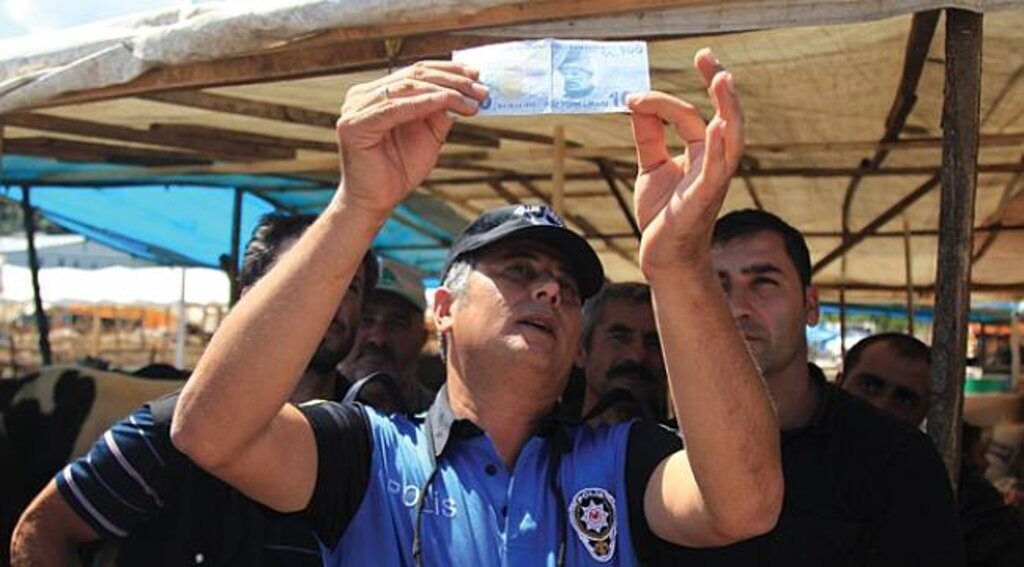 Polislerden kurban pazarında sahte paraya uyarısı