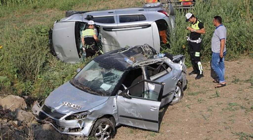 Samsun'da iki otomobil çarpıştı: 2 yaralı