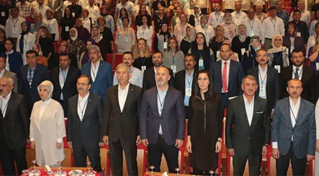 Karaduman: Kendi içimizde mücadeleyi bırakıp rakipleri sevindirmeyeli