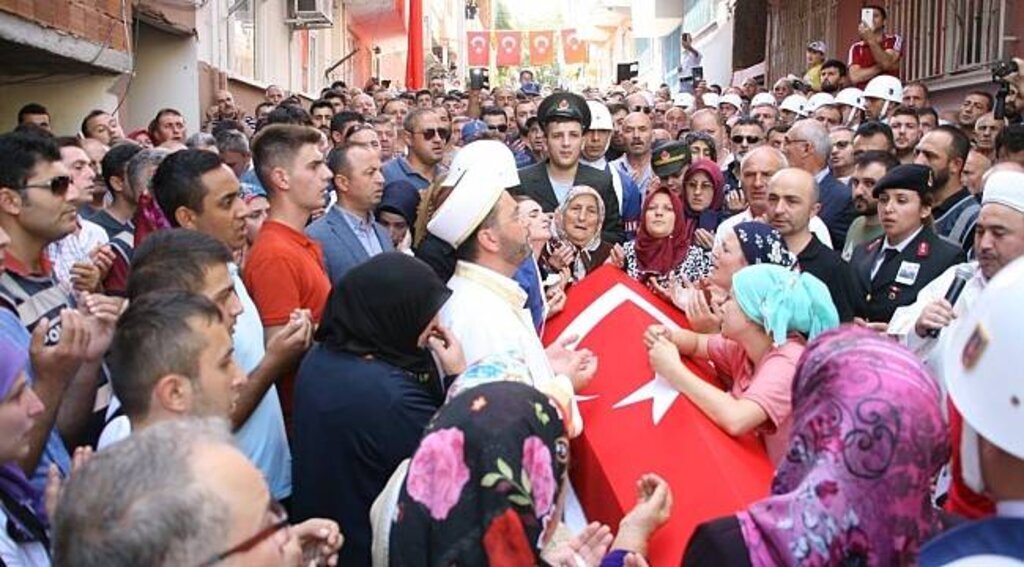 Samsun şehidini uğurluyor