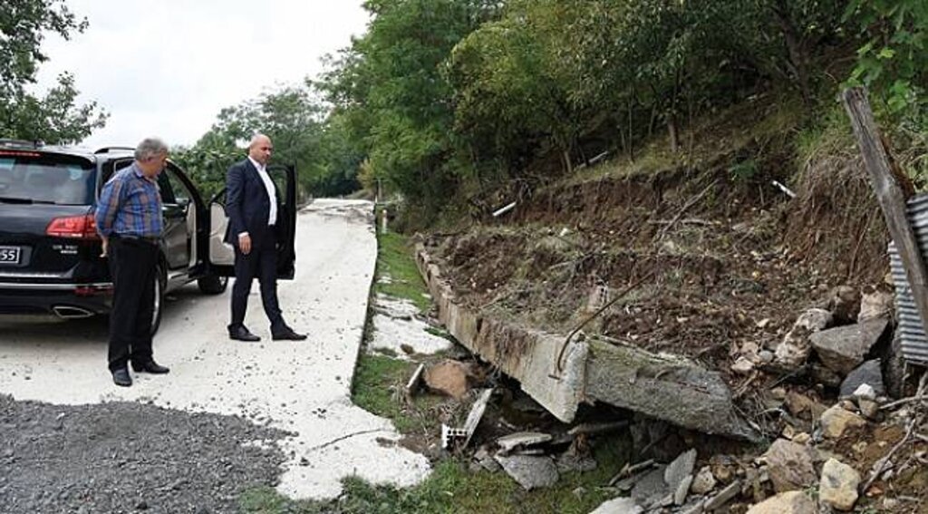 Togar, yağışlardan etkilenen yerlerde incelemelerde bulundu