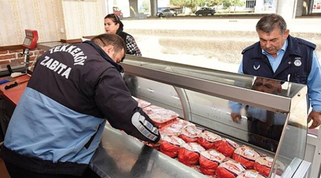 Tekkeköy Belediyesi zabıta ekipleri göz açtırmıyor