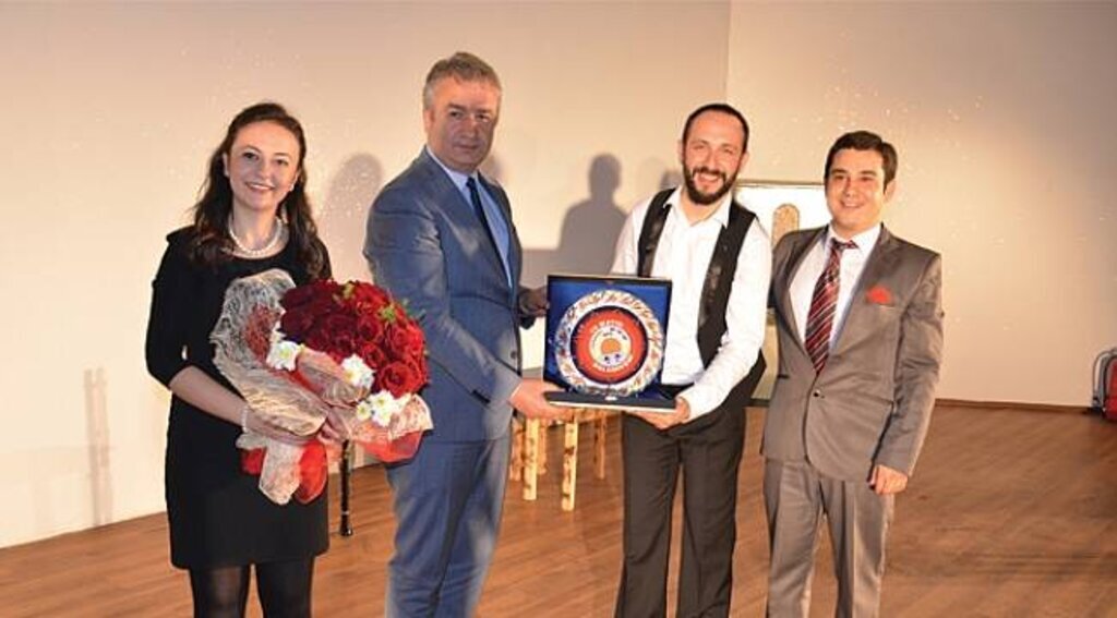 19 Mayıs tiyatroda buluştu