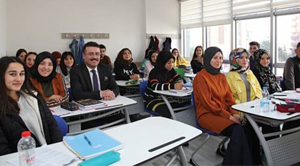 Atakum Belediyesi Etüt Eğitim Merkezi 350 genci üniversiteye hazırlıyor