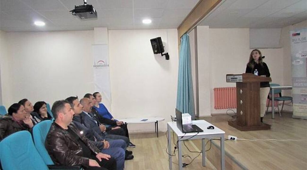 Kadına şiddete dikkat çektiler